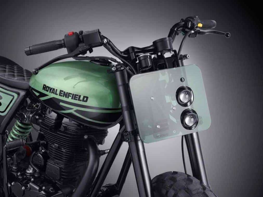 Royal-Enfield-Classic-500-Green-Fly-headlamp
