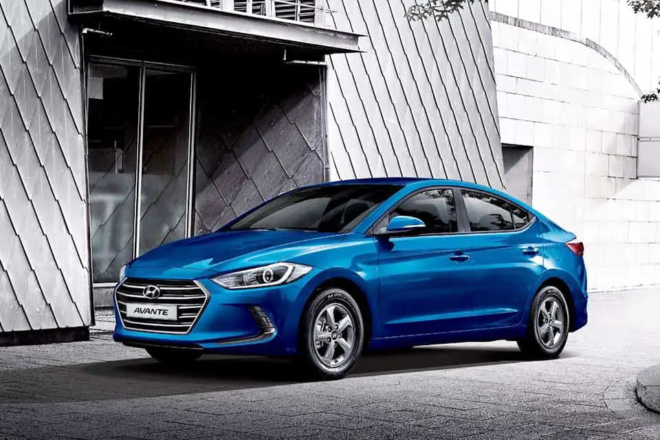 2016-Hyundai-Elantra-front-three-quarter-press-shots