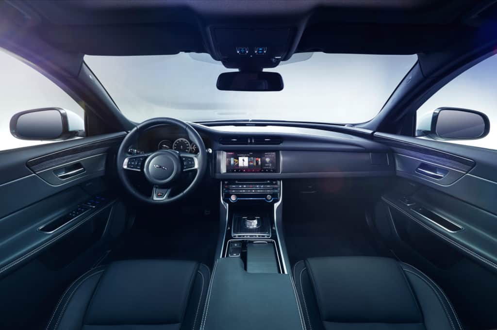 2016-jaguar-xf-s-interior-view