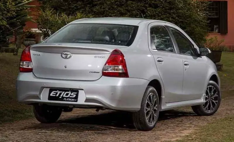 2016-toyota-etios-platinum-facelift-98