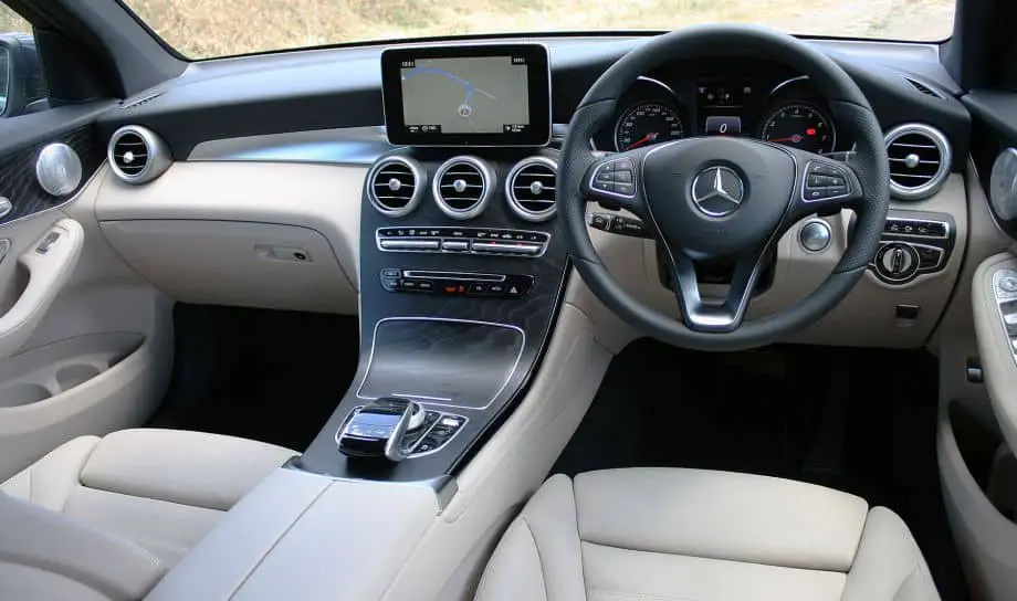 2016_mercedes_benz_glc_interior