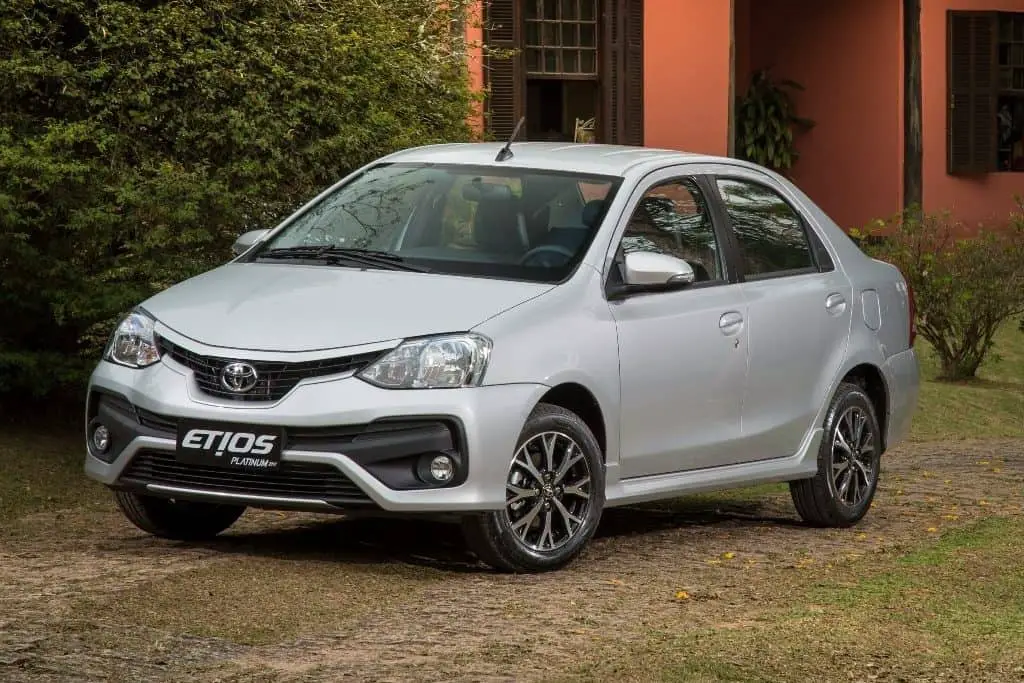 india-bound-toyota-etios-platinum-facelift-front-quarter-images