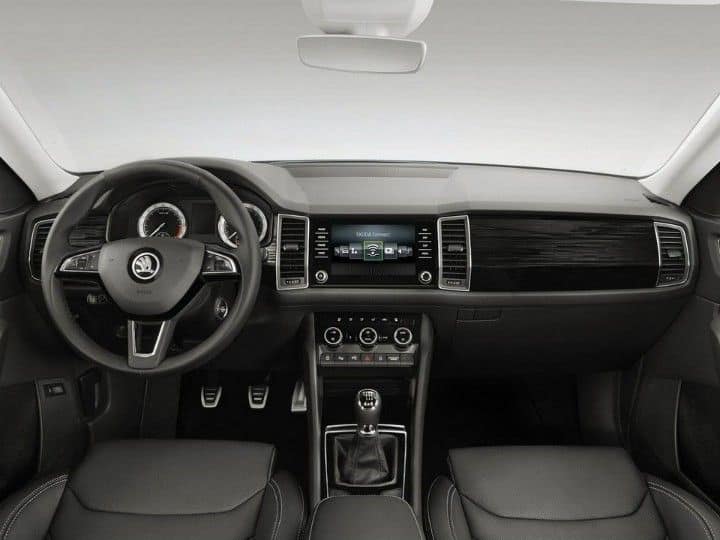 inside-kodiaq-motoringjunction