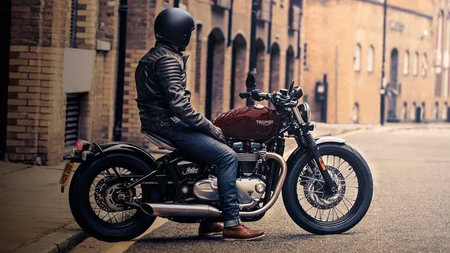 triumph-bonneville-bobber-ride