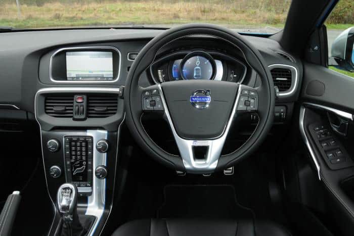 volvo-v40-r-design-interior