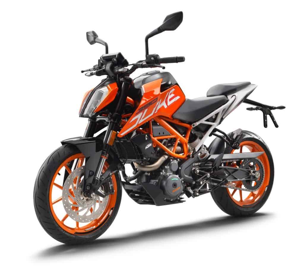 2017-KTM-Duke-390-front-three-quarters-standstill