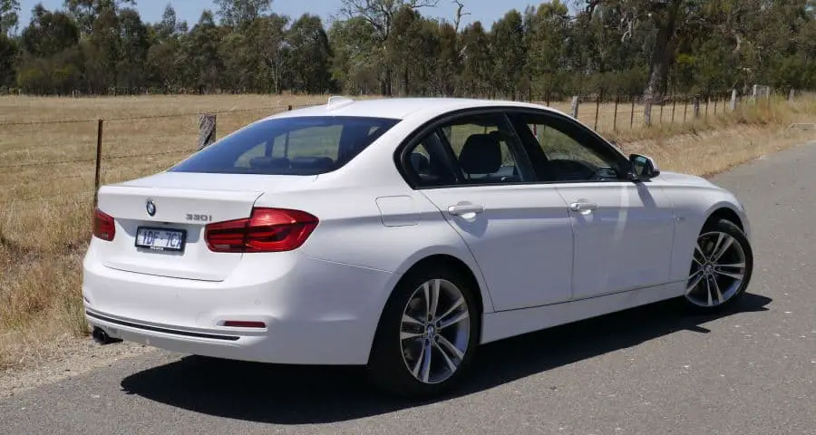 2016_bmw_330i_india-alpine-white