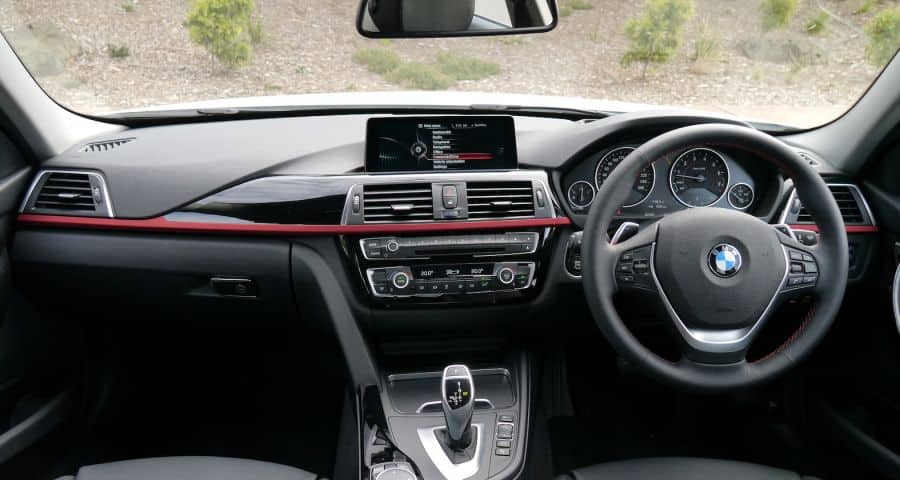 2016_bmw_330i_interiors