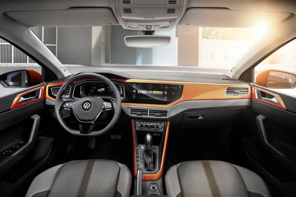 2018-vw-polo-interiors-dashboard