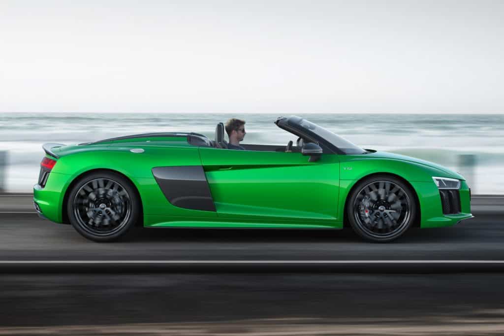 audi_r8_v10_plus_spyder_side-topdown