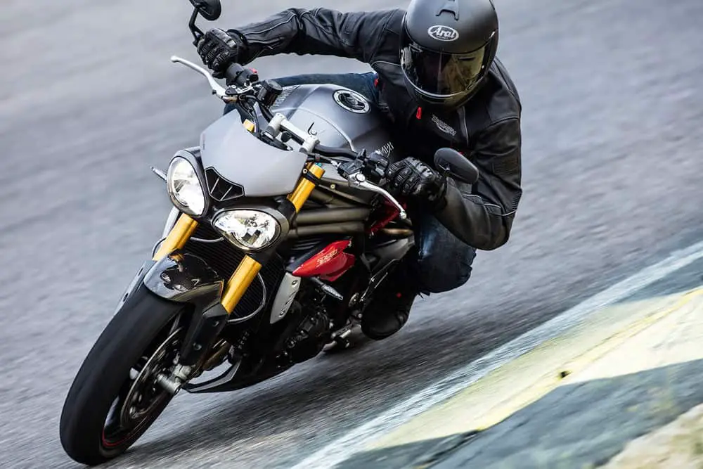 triumph-speed-triple-2017-india