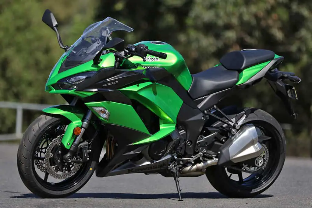 17 Kawasaki Ninja 1000 Launched And Price Of Z900 Reduced Price Inside