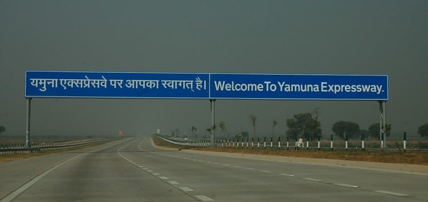 Yamuna_Expressway_India_noida-speed-limit