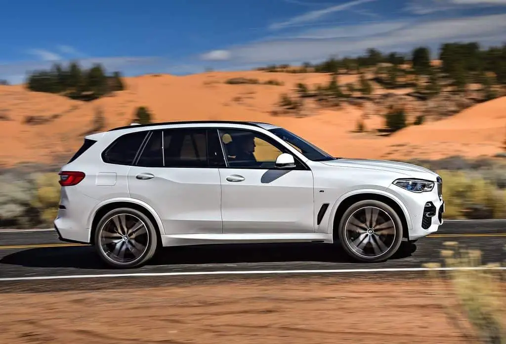 2019 bmw x5 side view