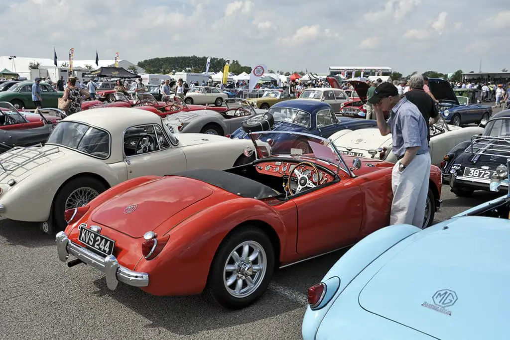 mg motor mg car club parking at silverstone